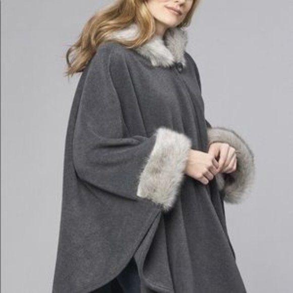 Parkhurst Women's Lara Faux Fur Trimmed Hooded Cap - Picture 1 of 7